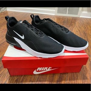 BRAND NEW - NEVER WORN - Nike Womens Air Max Motion 2